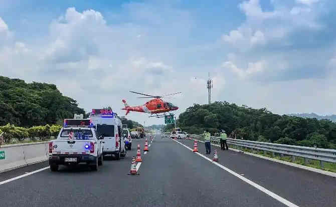 平坝区高速公路汽车救援案例
